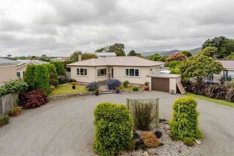 Photo of property in 5 Wedgewood Grove, Raumati Beach, Paraparaumu, 5032