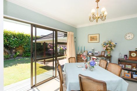 Photo of property in 20 Caulfield Place, Awapuni, Palmerston North, 4412