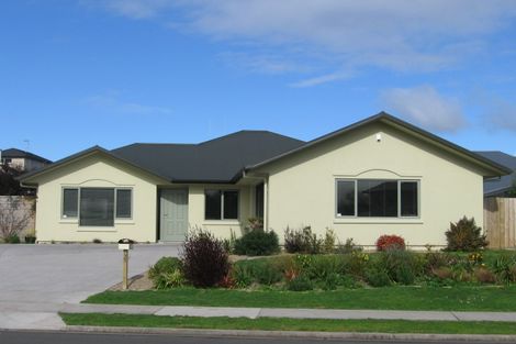 Photo of property in 35 Saint James Drive, Huntington, Hamilton, 3210