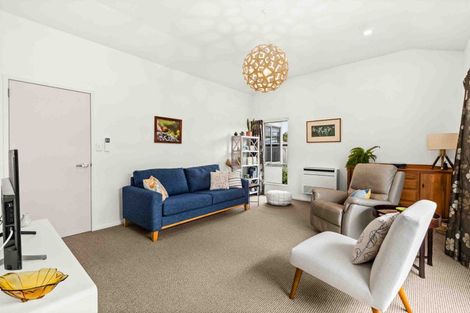 Photo of property in 9a Chambers Street, Havelock North, 4130