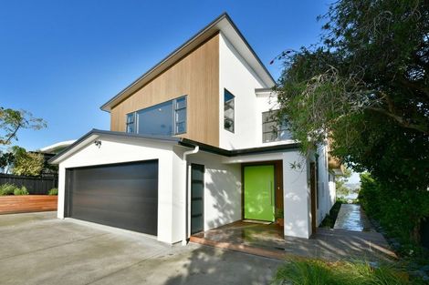 Photo of property in 25 Roberts Road, Matakatia, Whangaparaoa, 0930