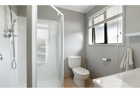 Photo of property in 8 Logan Place, Waiuku, 2123