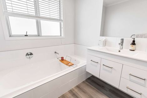 Photo of property in 6 Plate Lane, Papamoa, 3118