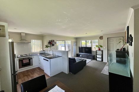 Photo of property in 5 Waipani Road, Te Atatu Peninsula, Auckland, 0610