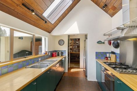 Photo of property in 74 Ranui Crescent, Khandallah, Wellington, 6035