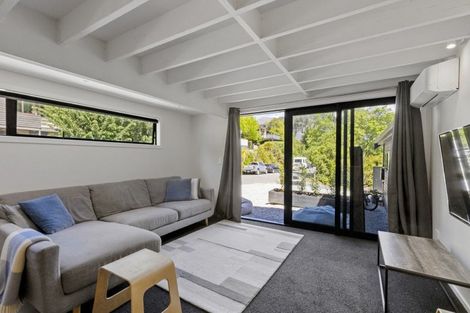 Photo of property in 6 Mackinnon Terrace, Sunshine Bay, Queenstown, 9300