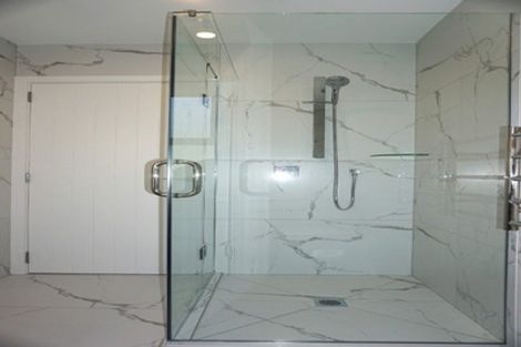 Photo of property in 1/5 Tawa Terrace, Tawa, Wellington, 5028