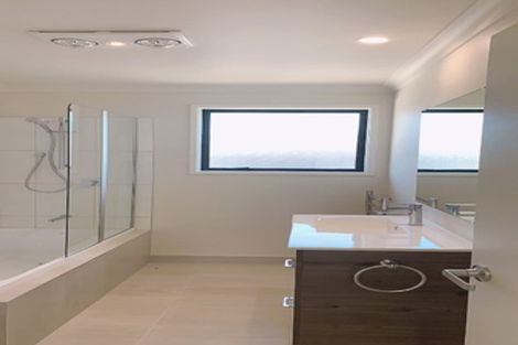 Photo of property in 18 Goh Place, Manurewa, Auckland, 2105