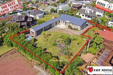 Photo of property in 17 Celeste Place, Totara Vale, Auckland, 0627