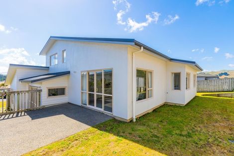 Photo of property in 20 Dusky Crescent, Aotea, Porirua, 5024