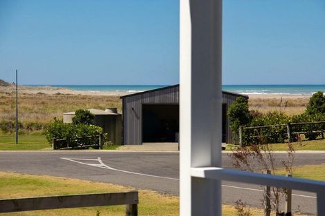 Photo of property in 4 Pinedale Crescent, Riversdale Beach, Masterton, 5872