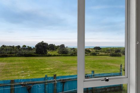 Photo of property in 16 Battiscombe Terrace, Waitara, 4320