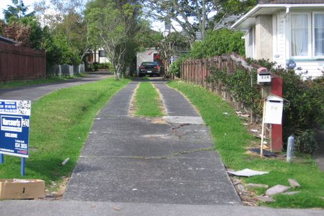 Photo of property in 22 Essex Street, Te Atatu South, Auckland, 0610