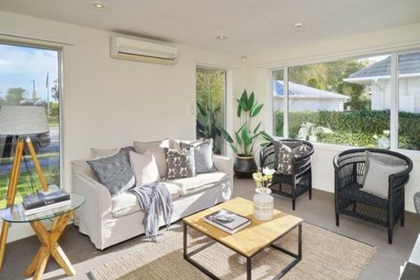 Photo of property in 418 Memorial Avenue, Burnside, Christchurch, 8053