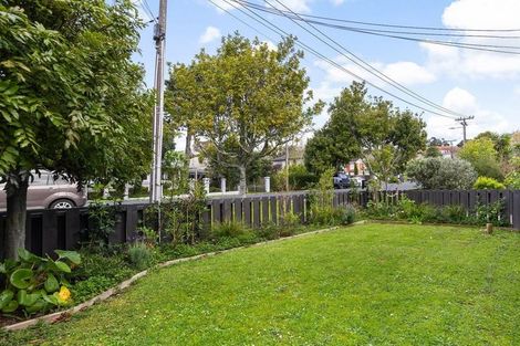 Photo of property in 3/3 Korau Road, Greenlane, Auckland, 1051