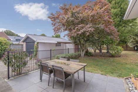 Photo of property in 14 Yardley Street, Avonhead, Christchurch, 8042