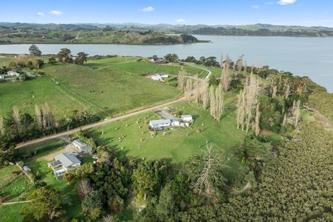 Photo of property in 86 Matakohe Wharf Road, Matakohe, 0593