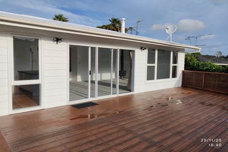 Photo of property in 25 Pooley Street, Pakuranga Heights, Auckland, 2010