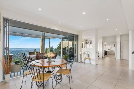 Photo of property in 22 Iles Lane, Cashmere, Christchurch, 8022