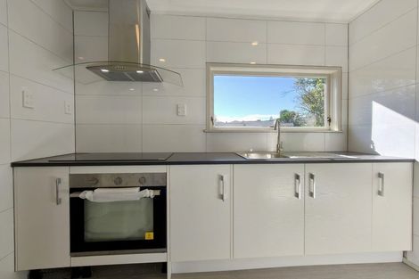 Photo of property in 5 Barnfield Place, Glendene, Auckland, 0602