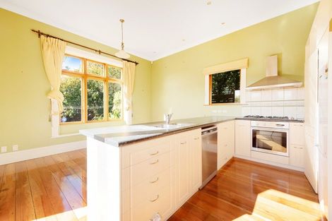 Photo of property in 3 Harbour View Road, Northland, Wellington, 6012