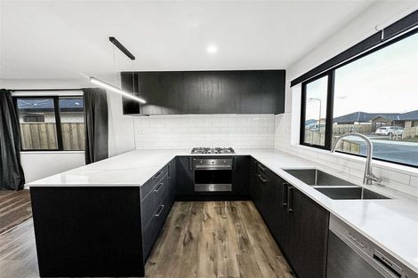 Photo of property in 27 Crossley Avenue, Woodend, 7610