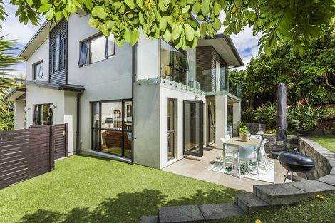 Photo of property in 2/304 Beach Road, Campbells Bay, Auckland, 0630