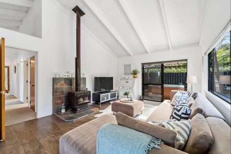 Photo of property in 34 Grand View Road, Leigh, 0985