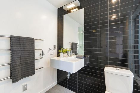Photo of property in Portal Apartments, 6a/42 Cable Street, Te Aro, Wellington, 6011
