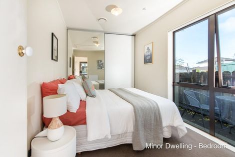 Photo of property in 4 Heversham Place, Glendene, Auckland, 0602