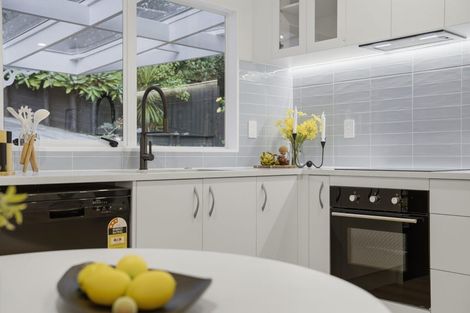 Photo of property in 2/26 Anne Mclean Drive, Bayview, Auckland, 0629