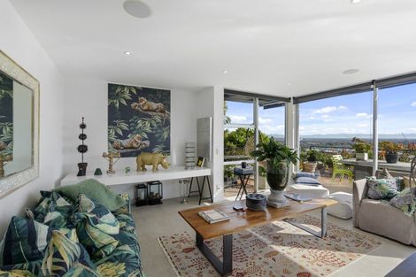 Photo of property in 12a Valley View, Mount Pleasant, Christchurch, 8081