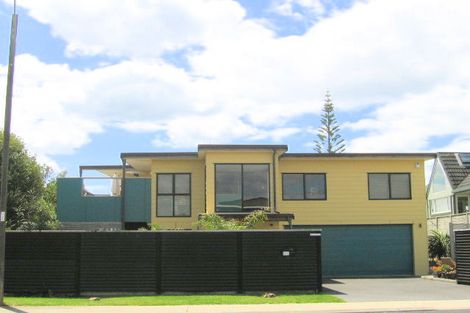 Photo of property in 11 Glen Isla Place, Waihi Beach, 3611