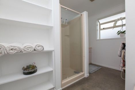 Photo of property in 43 Hastings Place, Hamilton Lake, Hamilton, 3204