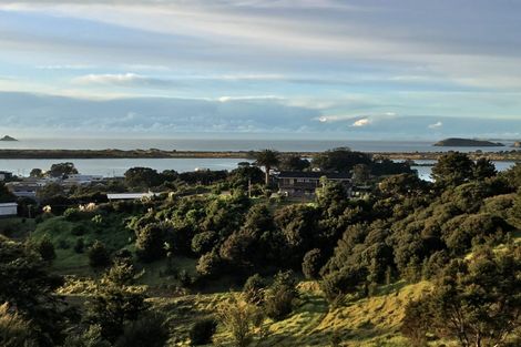 Photo of property in 21 Kakariki Road, Ngunguru, Whangarei, 0173