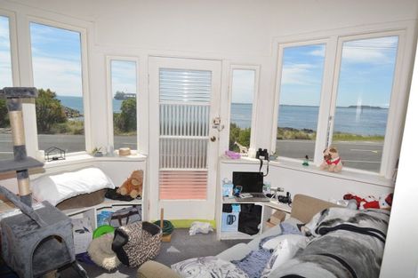 Photo of property in 252 Marine Parade, Bluff, 9814