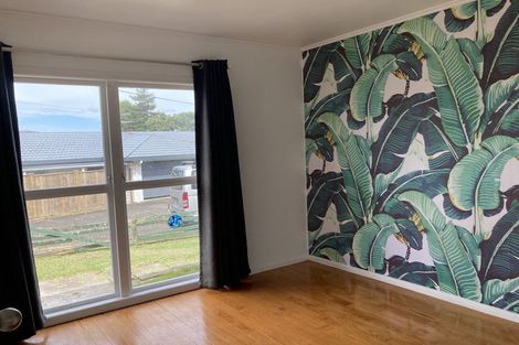 Photo of property in 41 Royal View Road, Te Atatu South, Auckland, 0610