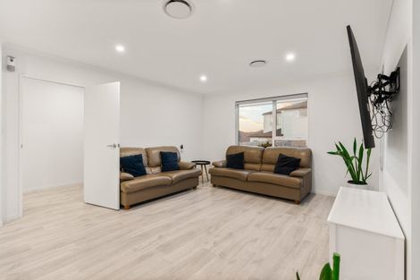 Photo of property in 55 Accolage Boulevard, Kumeu, 0810