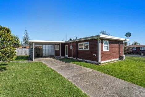 Photo of property in 1 Lakeview Place, Whakatane, 3120