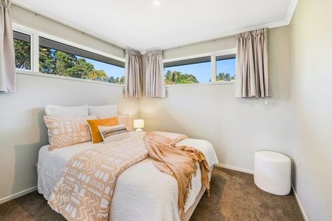 Photo of property in 63a Walton Street, Red Beach, 0932