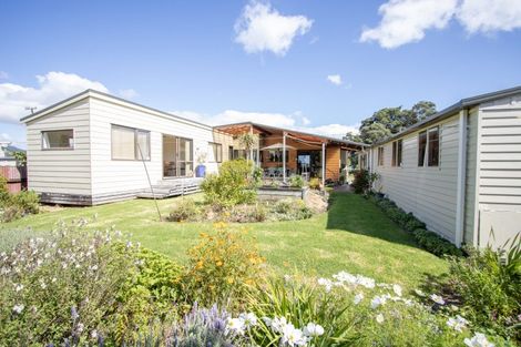 Photo of property in 8 Seaview Avenue, Te Puru, Thames, 3575