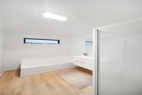 Photo of property in 16 Kuparu Street, Weymouth, Auckland, 2103