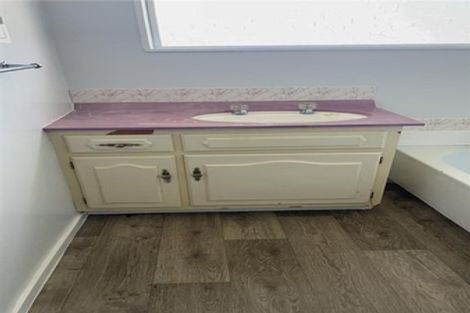 Photo of property in 28 Heather Street, Levin, 5510