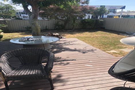 Photo of property in 1/130 Onewa Road, Northcote, Auckland, 0627