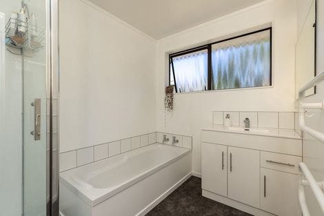 Photo of property in 2 Kanawa Street, Waikanae, 5036