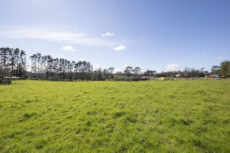 Photo of property in 43 Motu Road, Kumeu, 0891