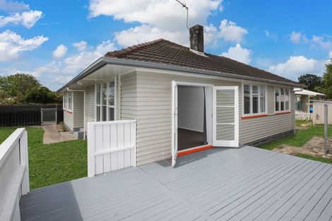 Photo of property in 30 Yeats Crescent, Fairfield, Hamilton, 3214