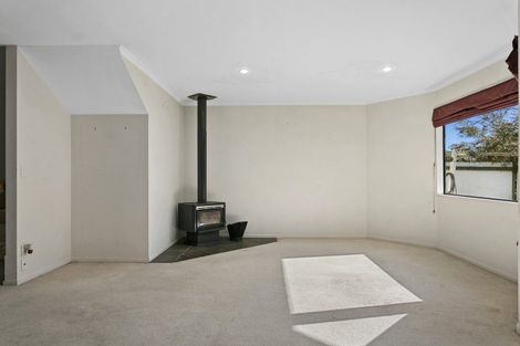 Photo of property in 124 Te Heuheu Street, Taupo, 3330