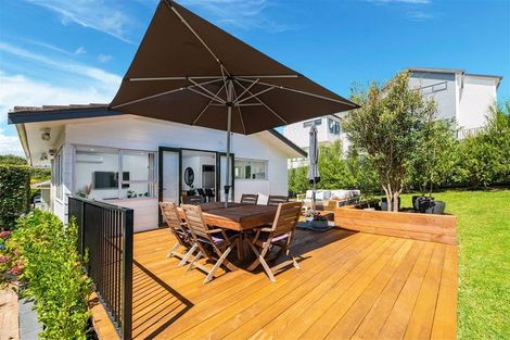 Photo of property in 2/45 Reynella Drive, Massey, Auckland, 0614