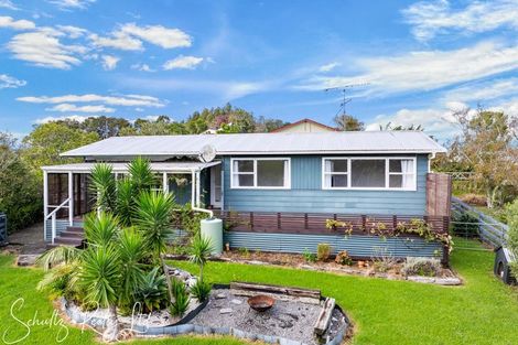 Photo of property in 9 Whaka Street, Maungaturoto, 0520